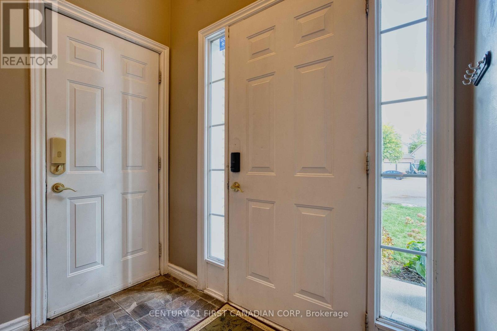 581 Forest Creek Place, London East (East A), Ontario  N5Y 5T7 - Photo 4 - X12454144