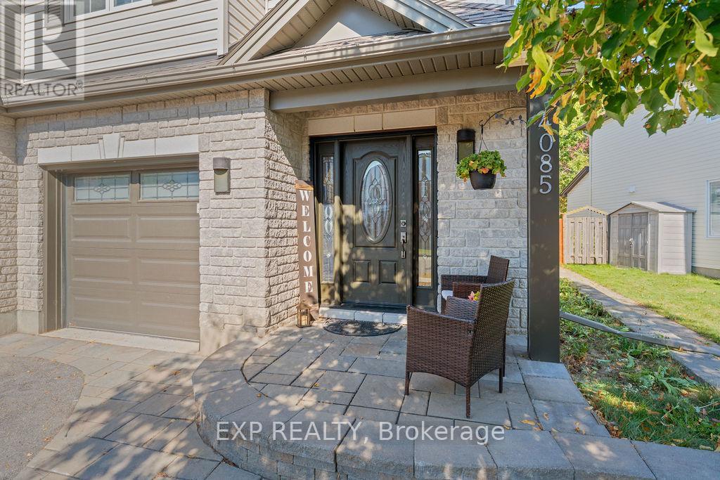 4085 Kelly Farm Drive, Ottawa, Ontario  K1T 4J3 - Photo 2 - X12454150
