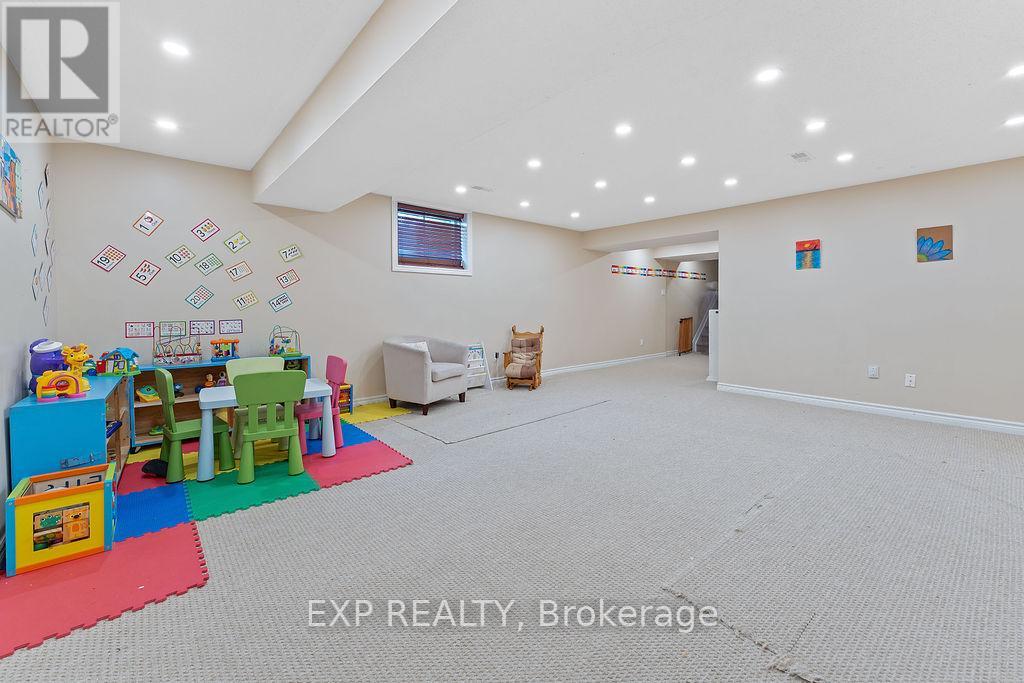 4085 Kelly Farm Drive, Ottawa, Ontario  K1T 4J3 - Photo 41 - X12454150