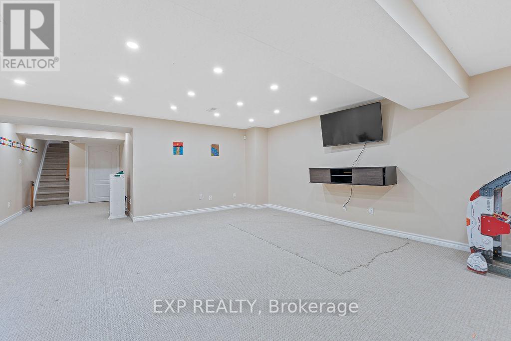 4085 Kelly Farm Drive, Ottawa, Ontario  K1T 4J3 - Photo 42 - X12454150