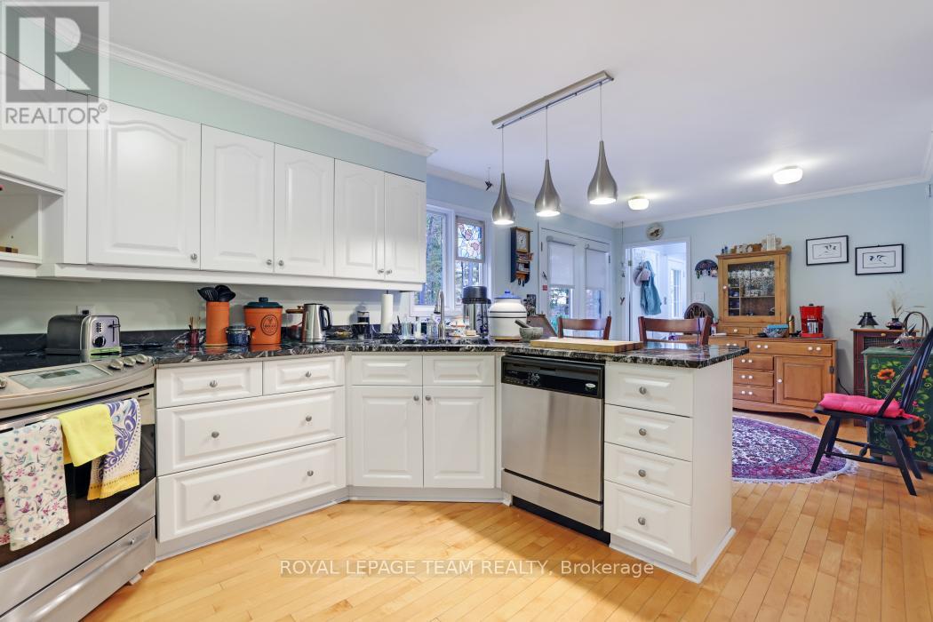 4715 Stonecrest Road, Ottawa, Ontario  K0A 3M0 - Photo 15 - X12454173