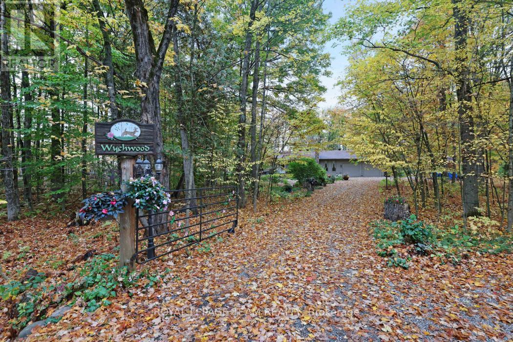 4715 Stonecrest Road, Ottawa, Ontario  K0A 3M0 - Photo 2 - X12454173