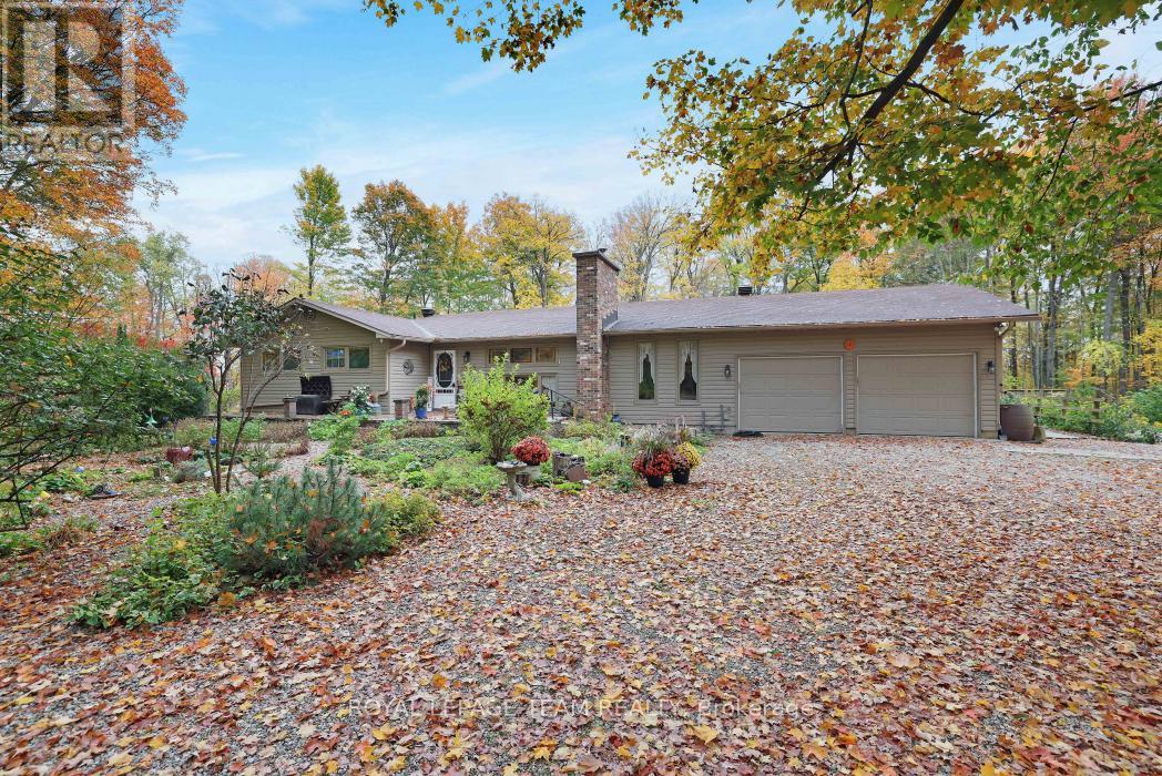 4715 Stonecrest Road, Ottawa, Ontario  K0A 3M0 - Photo 3 - X12454173