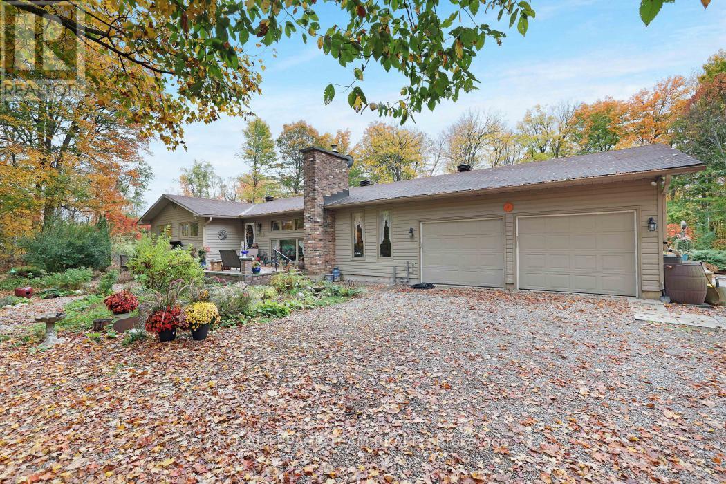 4715 Stonecrest Road, Ottawa, Ontario  K0A 3M0 - Photo 4 - X12454173