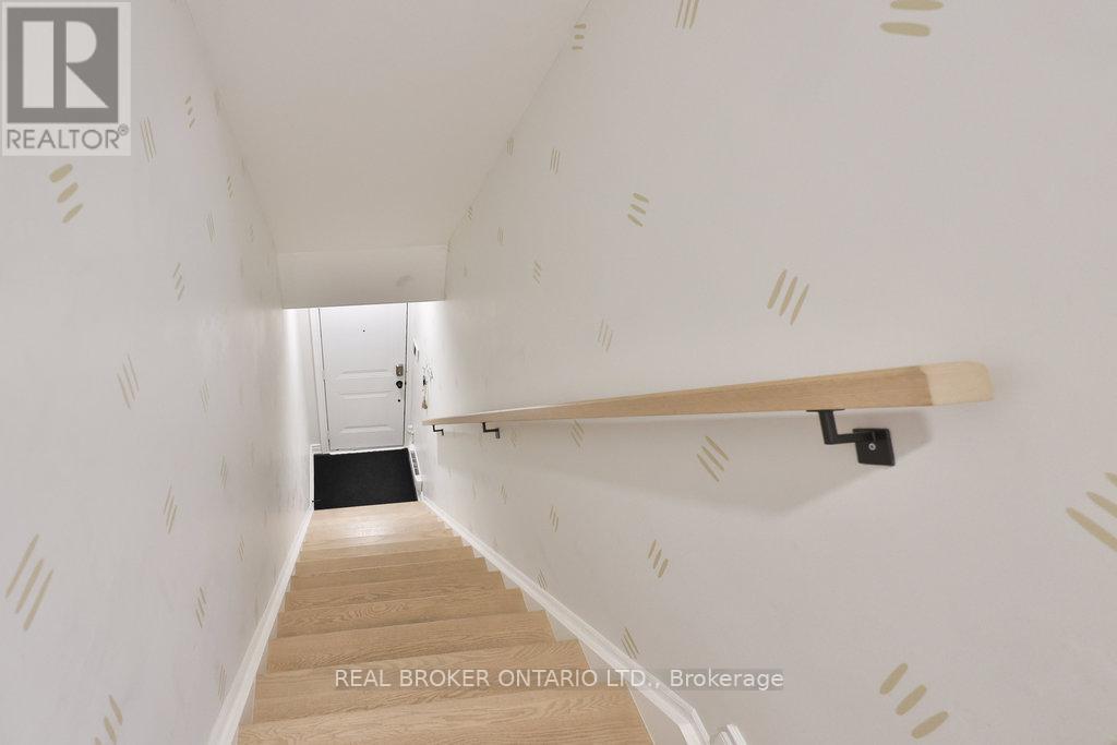 14 - 31 Hays Boulevard, Oakville, Ontario  L6H 0J1 - Photo 3 - W12453946
