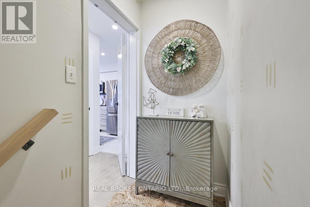 14 - 31 Hays Boulevard, Oakville, Ontario  L6H 0J1 - Photo 4 - W12453946