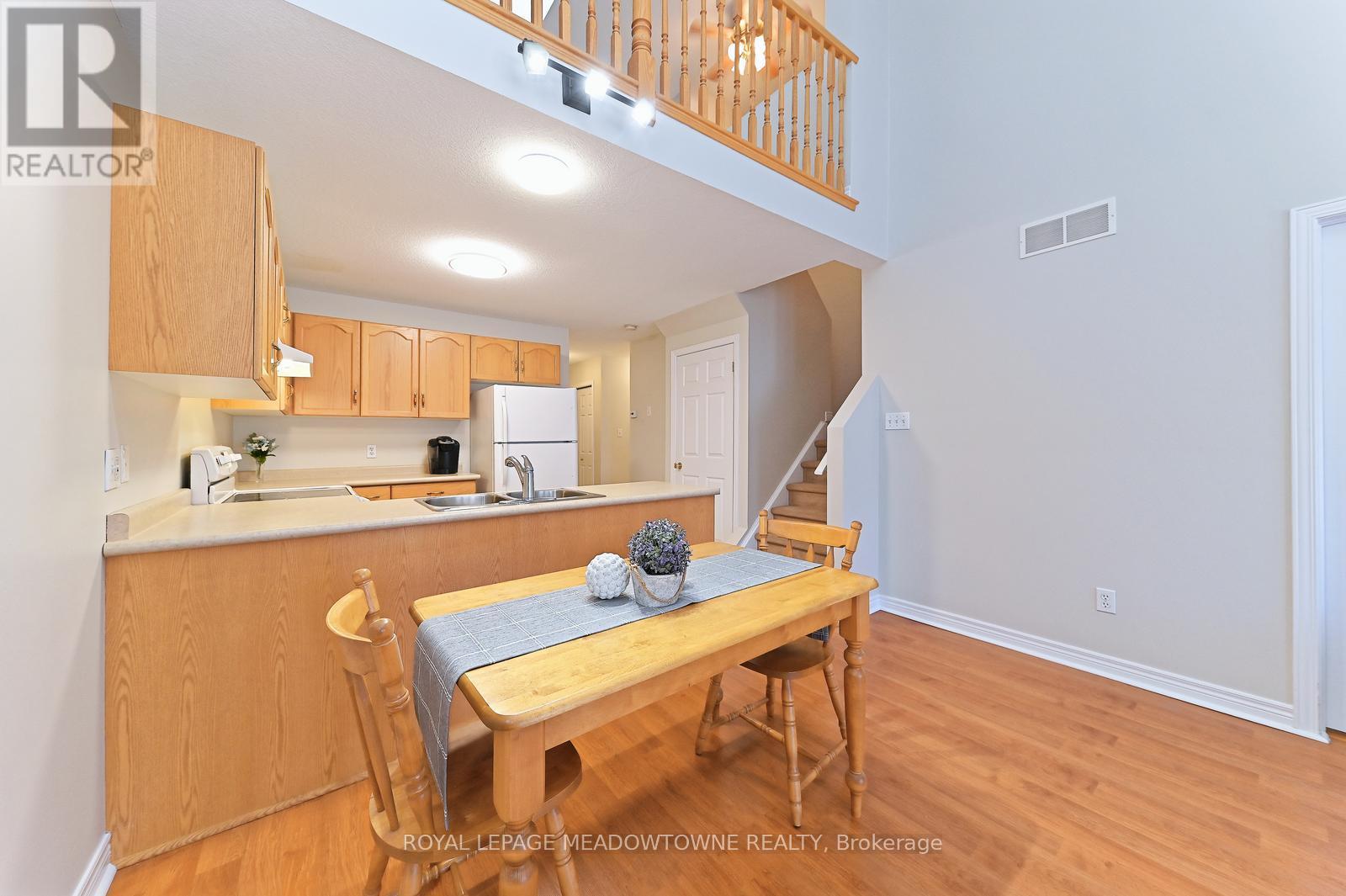 91 Doctor Moore Court, Halton Hills, Ontario  L7J 3A7 - Photo 11 - W12453954