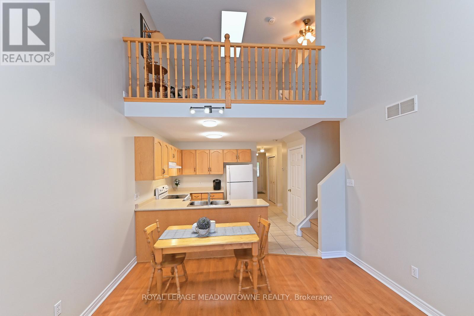 91 Doctor Moore Court, Halton Hills, Ontario  L7J 3A7 - Photo 13 - W12453954