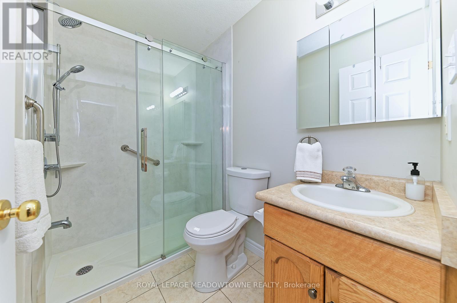 91 Doctor Moore Court, Halton Hills, Ontario  L7J 3A7 - Photo 19 - W12453954