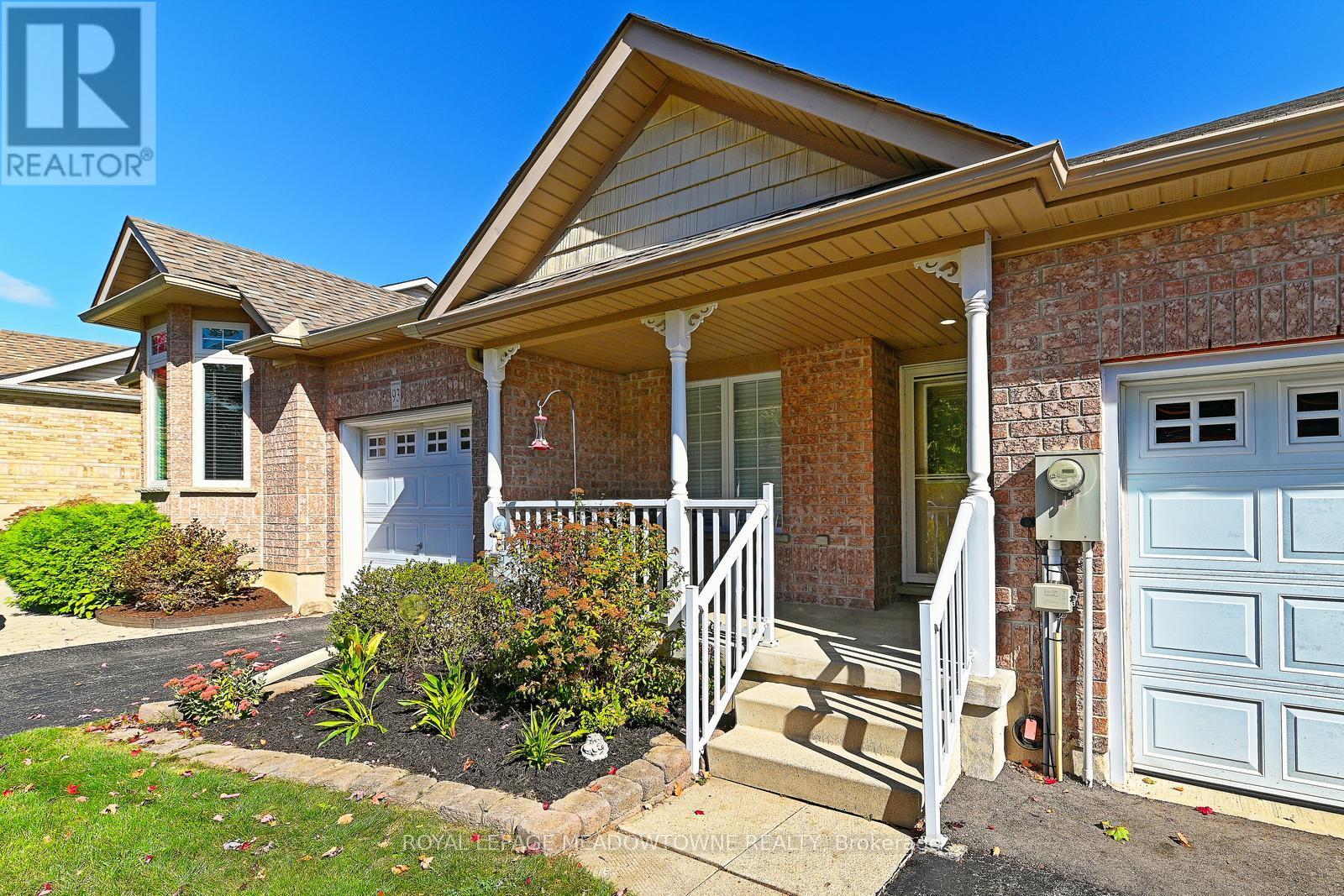 91 Doctor Moore Court, Halton Hills, Ontario  L7J 3A7 - Photo 2 - W12453954