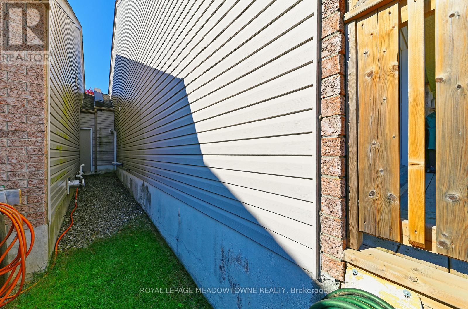 91 Doctor Moore Court, Halton Hills, Ontario  L7J 3A7 - Photo 41 - W12453954