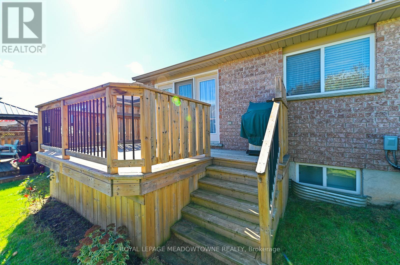 91 Doctor Moore Court, Halton Hills, Ontario  L7J 3A7 - Photo 44 - W12453954