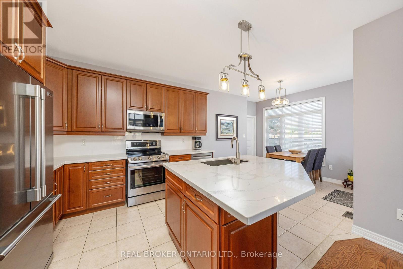50 Garrison Square, Halton Hills, Ontario  L7G 0B9 - Photo 12 - W12453960