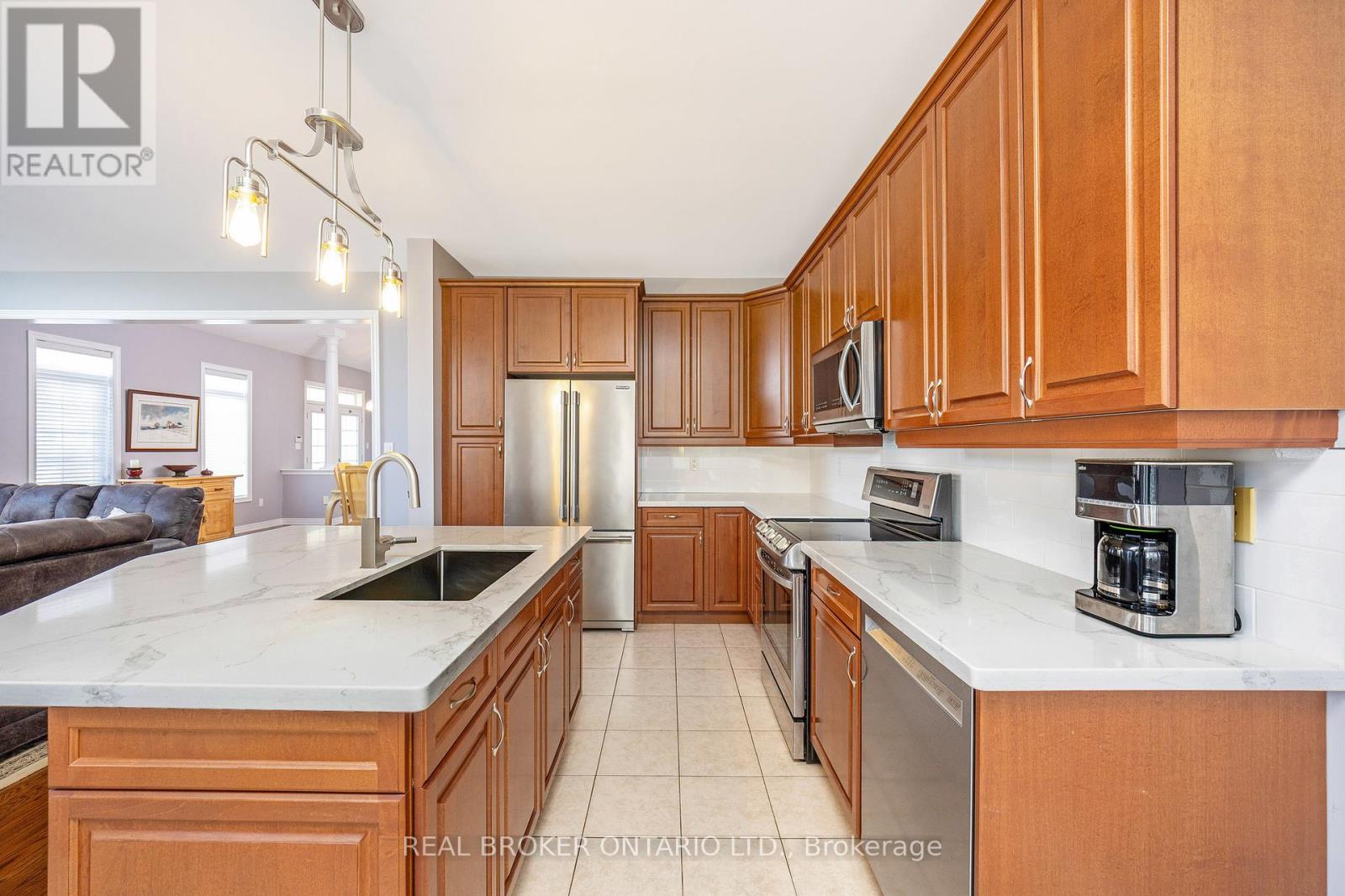50 Garrison Square, Halton Hills, Ontario  L7G 0B9 - Photo 14 - W12453960