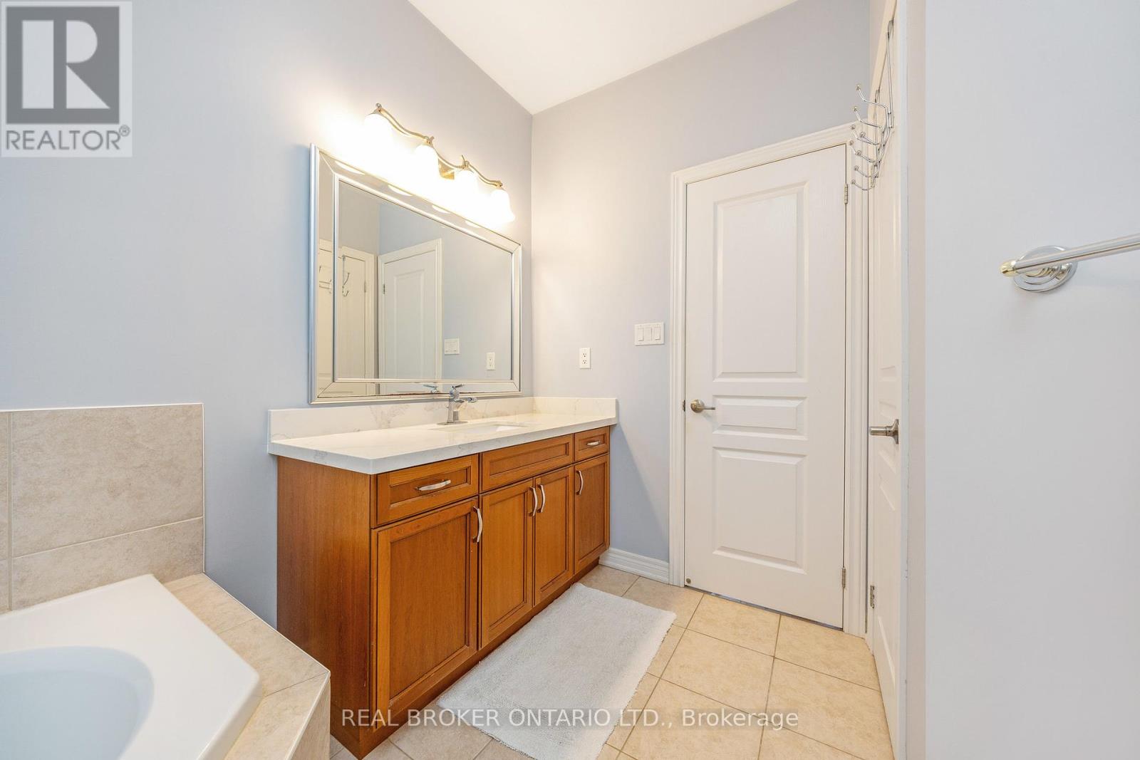 50 Garrison Square, Halton Hills, Ontario  L7G 0B9 - Photo 20 - W12453960