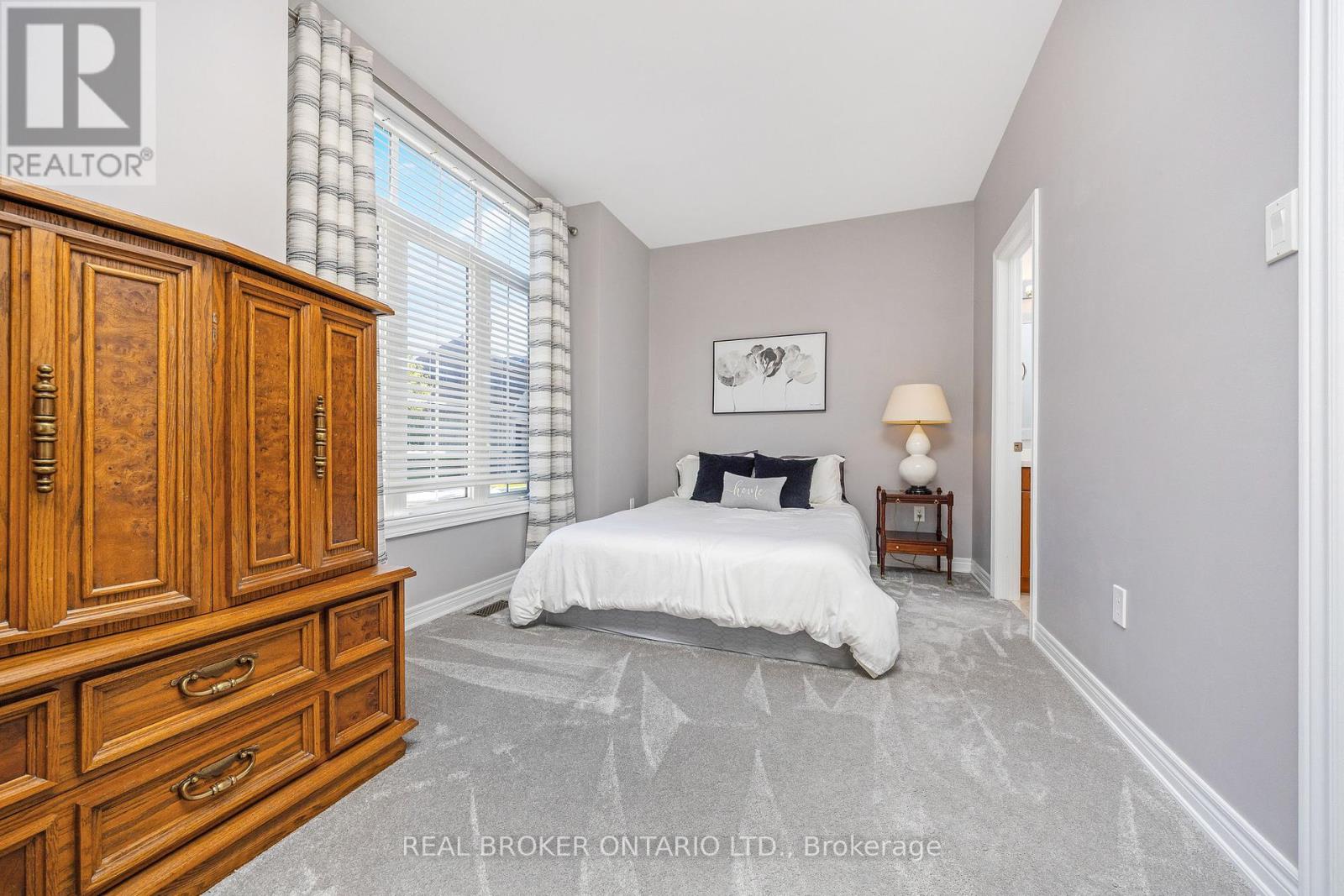 50 Garrison Square, Halton Hills, Ontario  L7G 0B9 - Photo 21 - W12453960