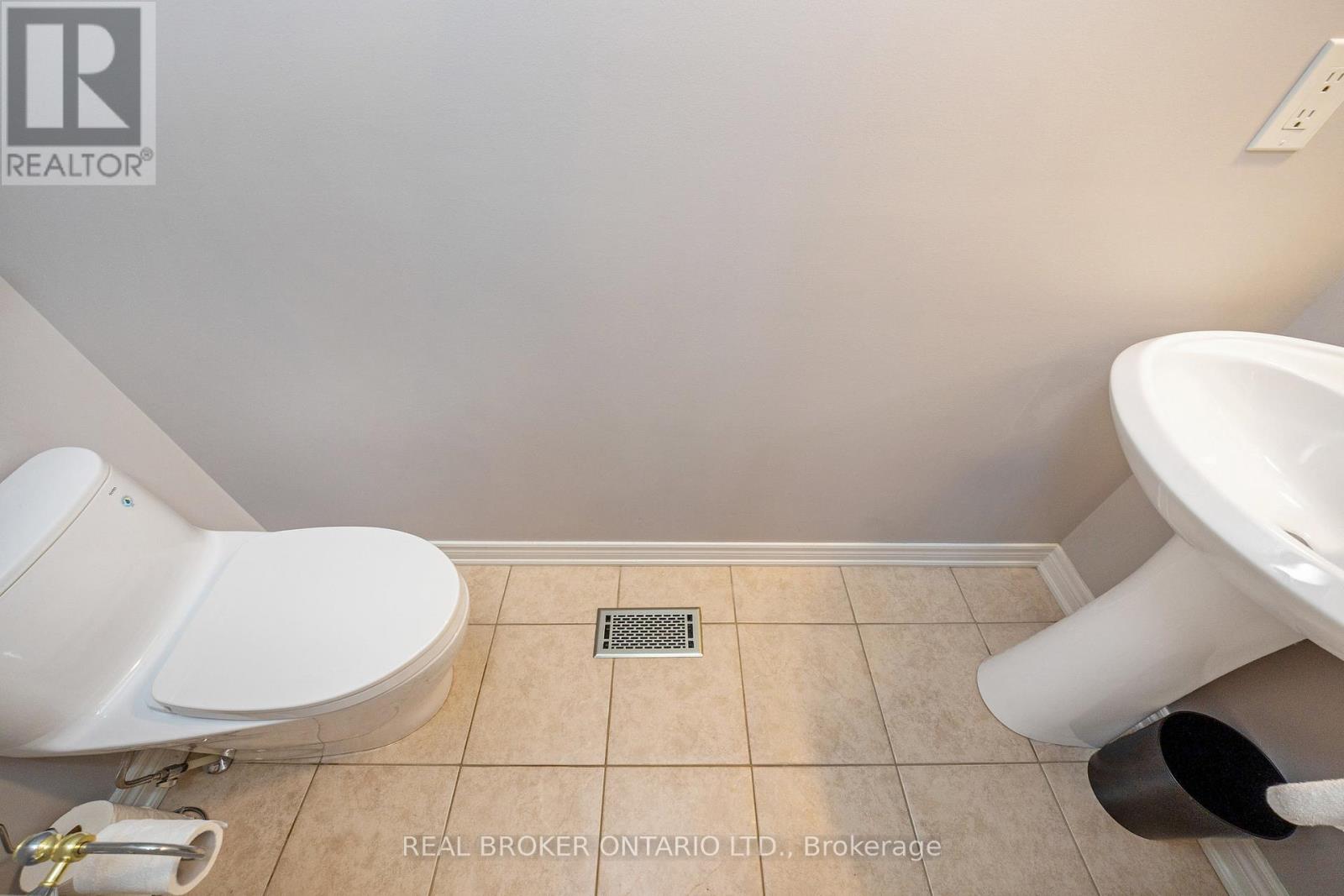 50 Garrison Square, Halton Hills, Ontario  L7G 0B9 - Photo 26 - W12453960
