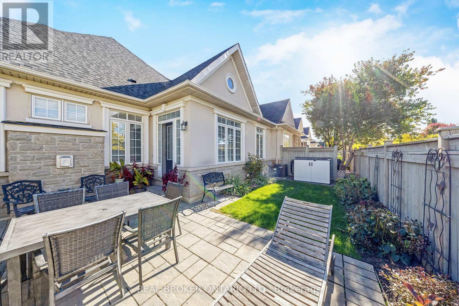 50 Garrison Square, Halton Hills, Ontario  L7G 0B9 - Photo 36 - W12453960