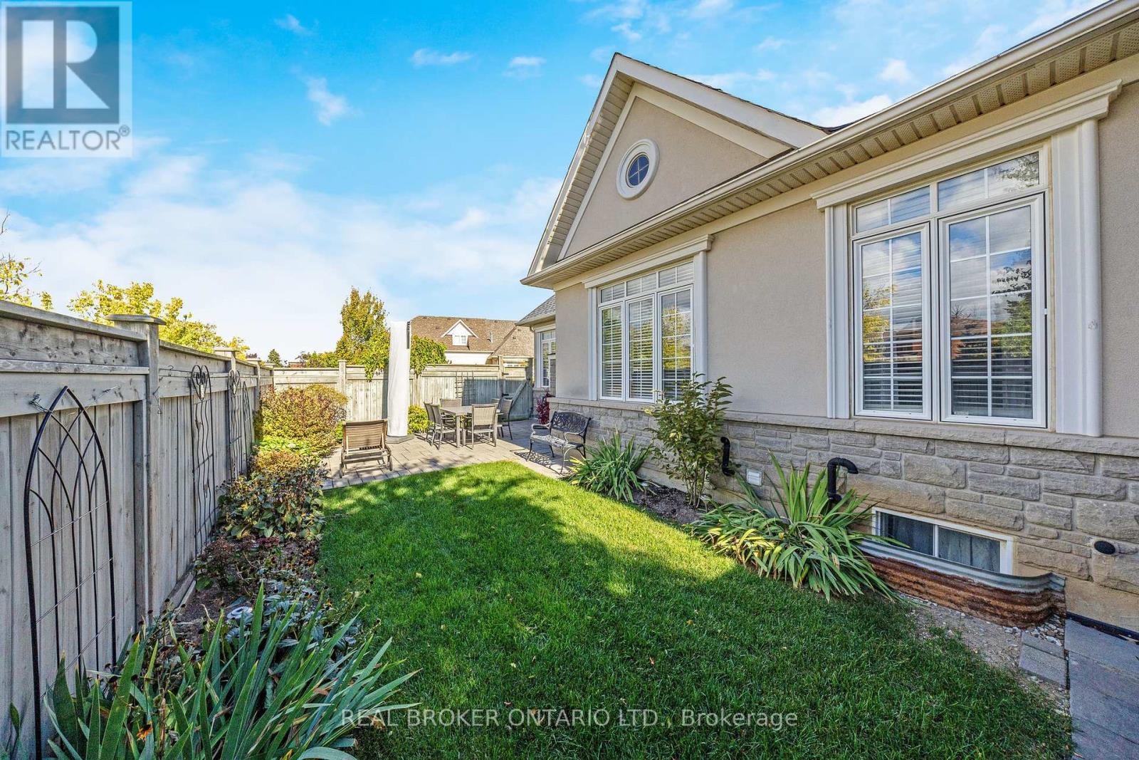 50 Garrison Square, Halton Hills, Ontario  L7G 0B9 - Photo 39 - W12453960