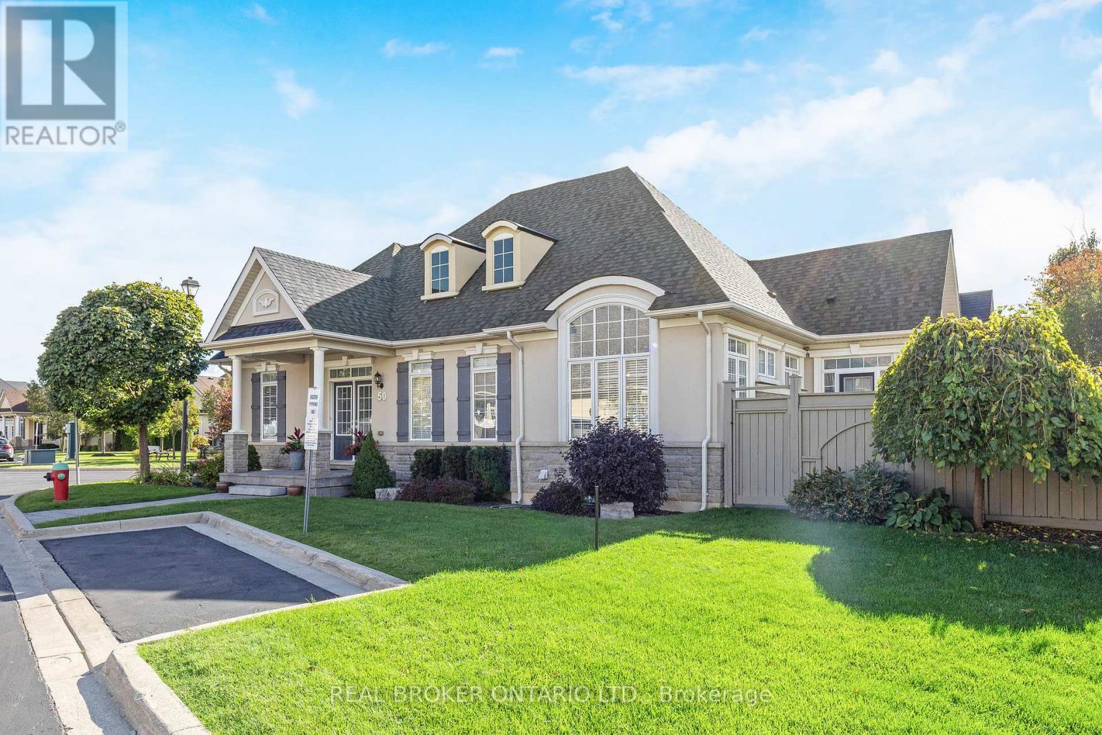 50 Garrison Square, Halton Hills, Ontario  L7G 0B9 - Photo 4 - W12453960