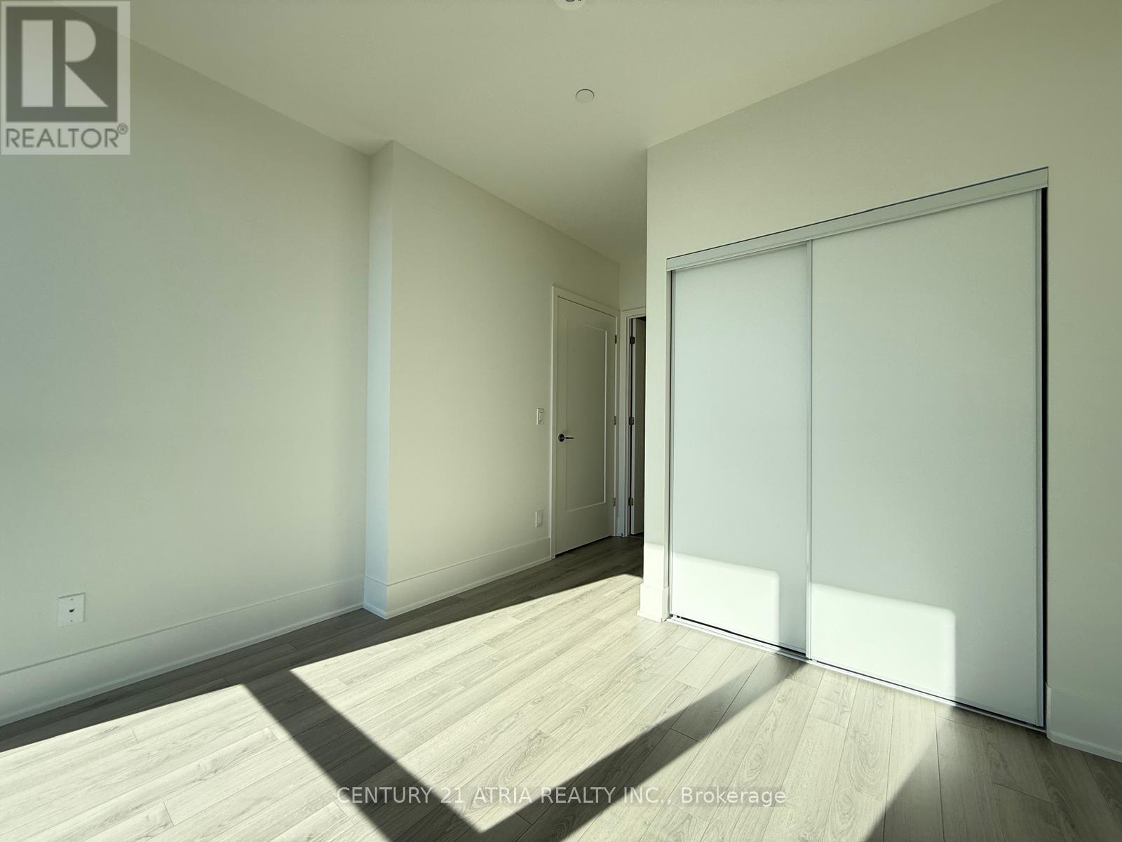 2001 - 3079 Trafalgar Road, Oakville, Ontario  L6H 7E3 - Photo 19 - W12453969