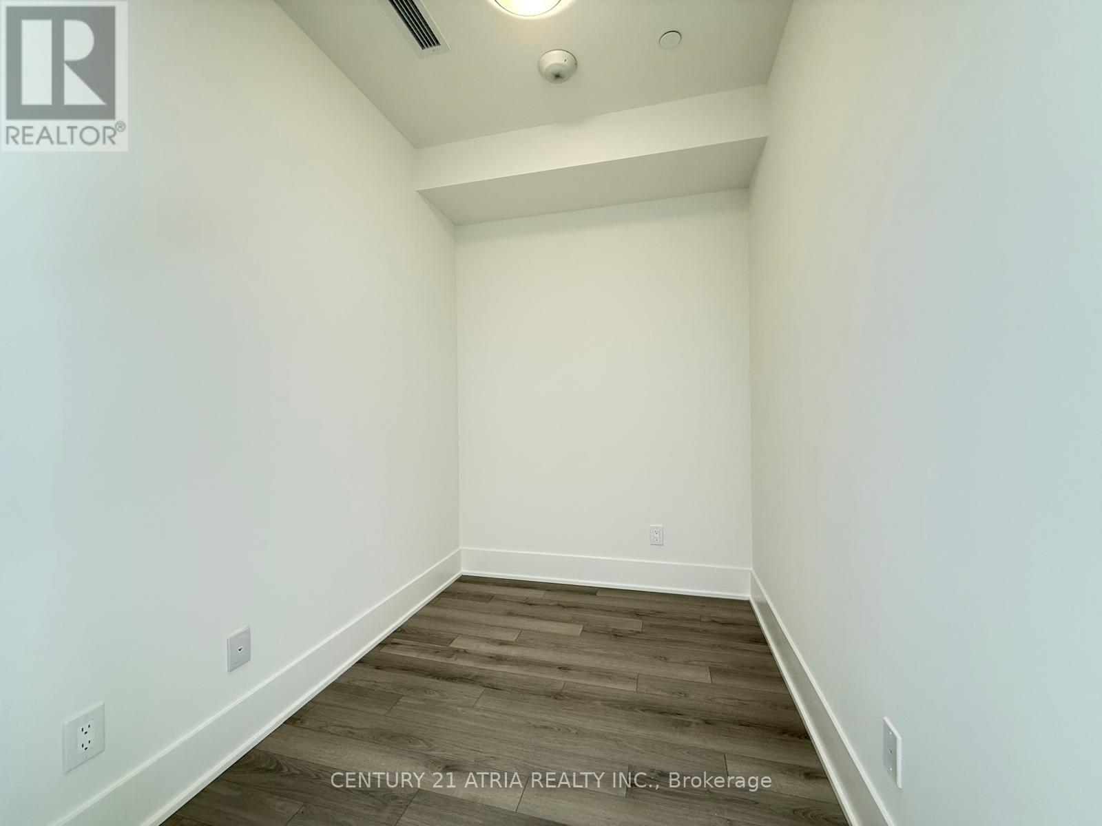 2001 - 3079 Trafalgar Road, Oakville, Ontario  L6H 7E3 - Photo 22 - W12453969