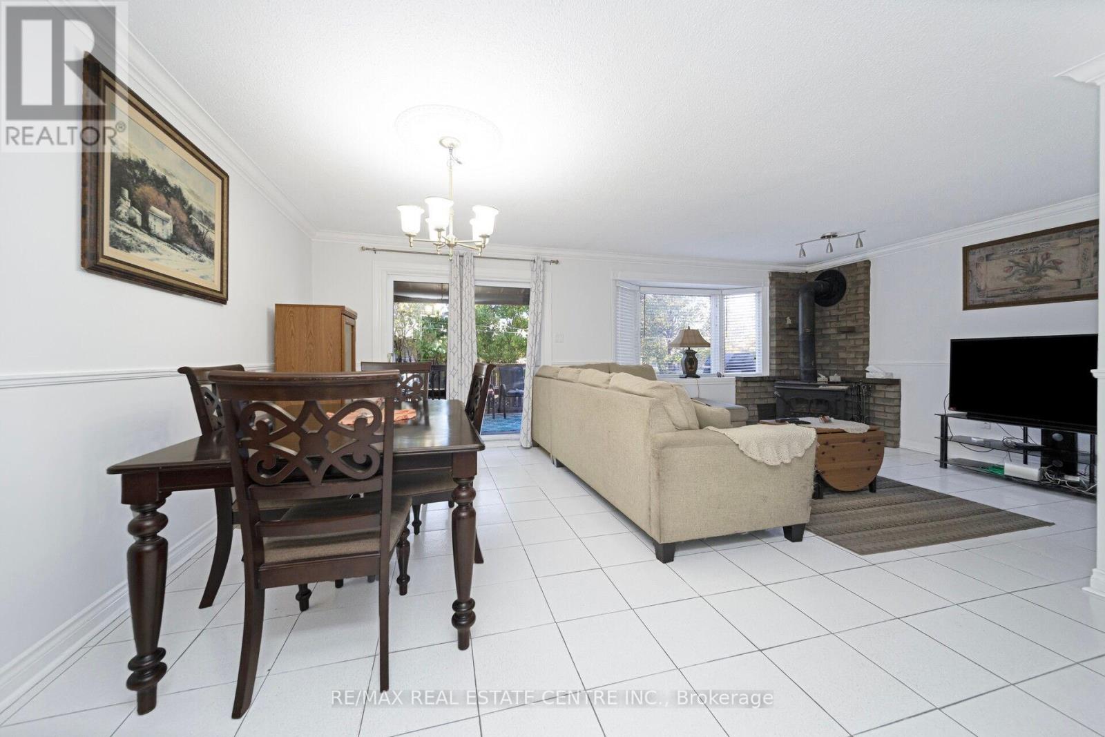 2 Charters Road, Brampton, Ontario  L6V 2S5 - Photo 13 - W12453979