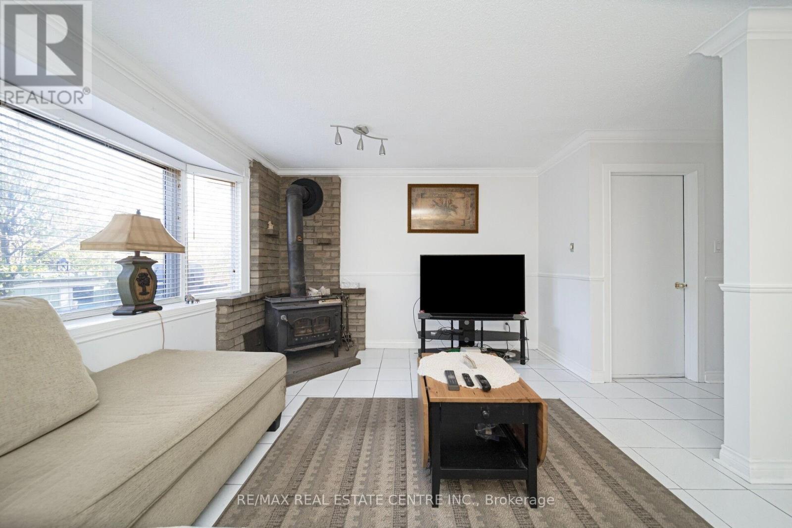 2 Charters Road, Brampton, Ontario  L6V 2S5 - Photo 14 - W12453979