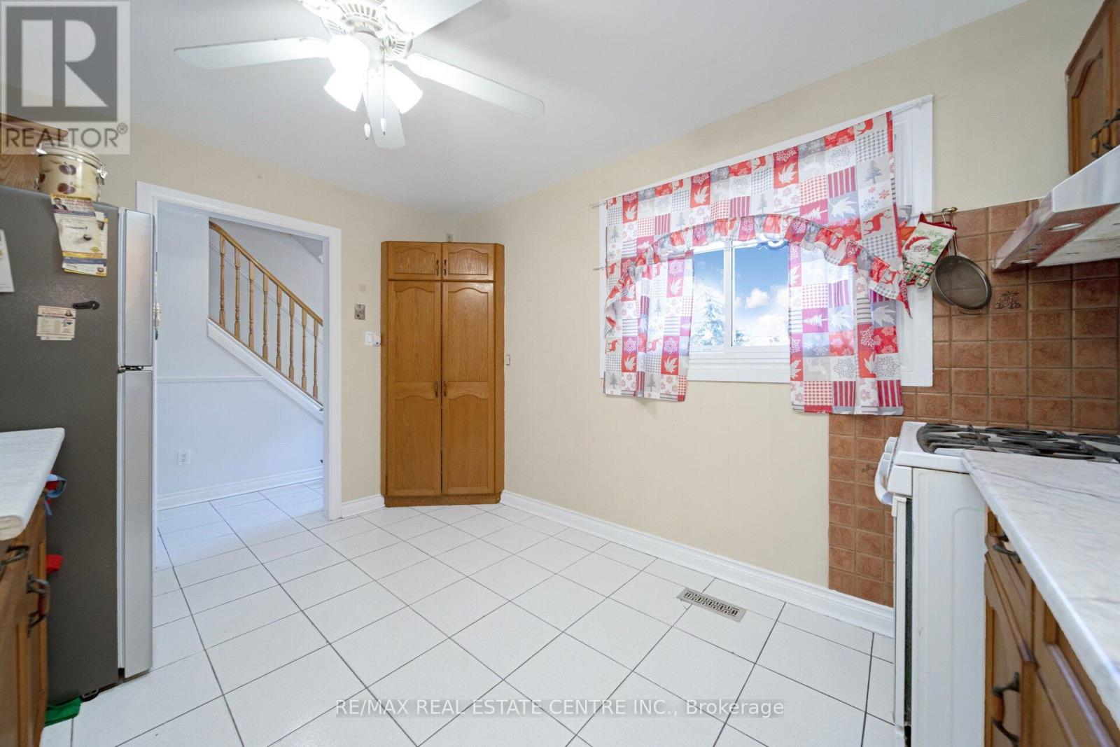 2 Charters Road, Brampton, Ontario  L6V 2S5 - Photo 15 - W12453979