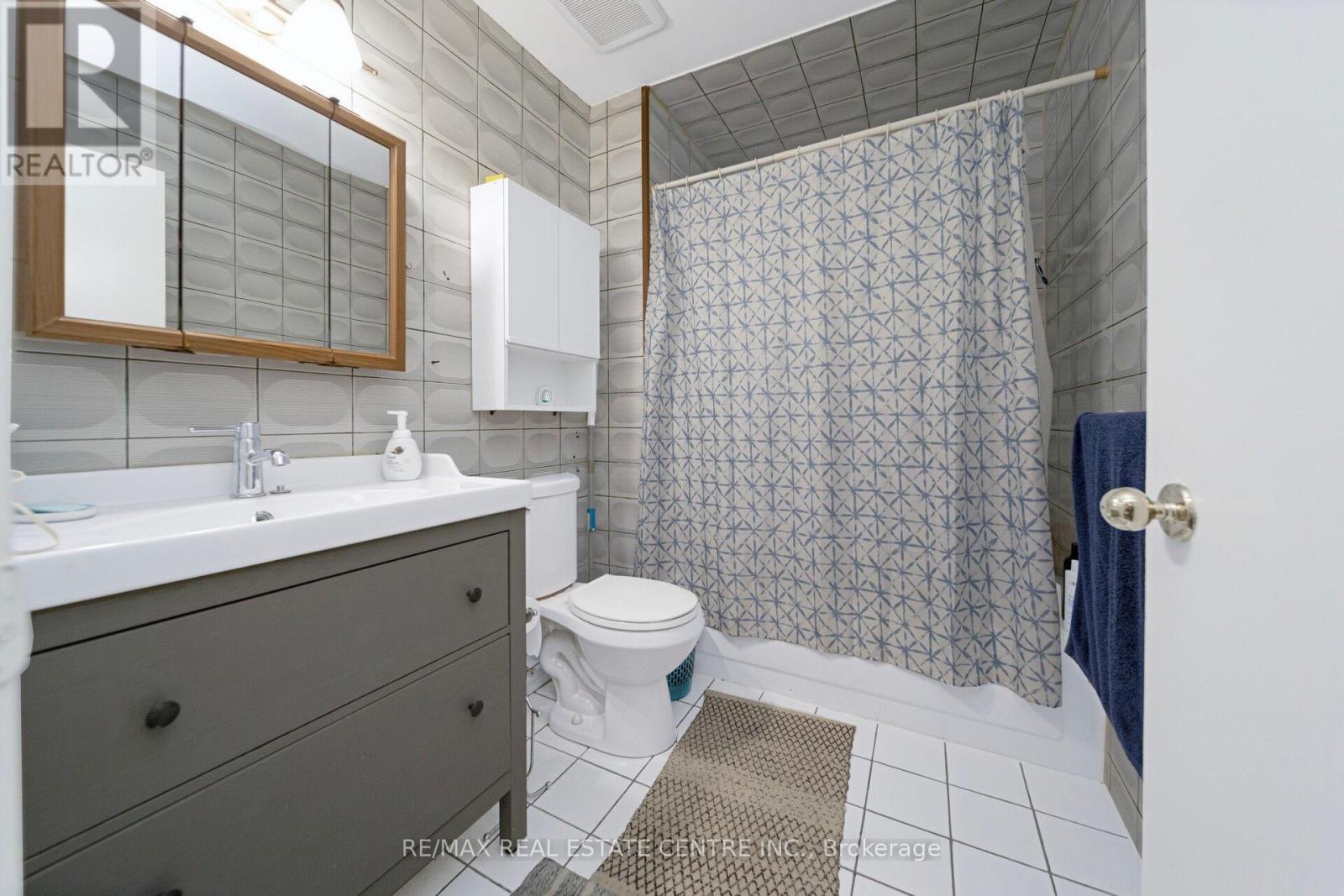 2 Charters Road, Brampton, Ontario  L6V 2S5 - Photo 27 - W12453979