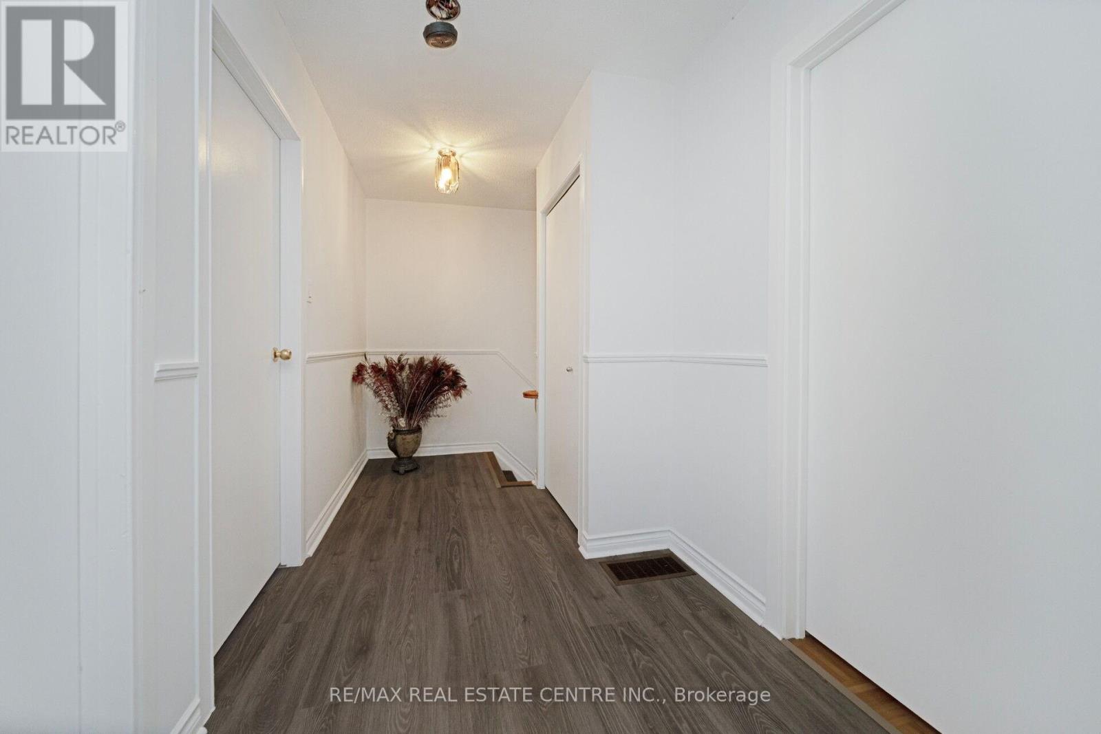 2 Charters Road, Brampton, Ontario  L6V 2S5 - Photo 33 - W12453979