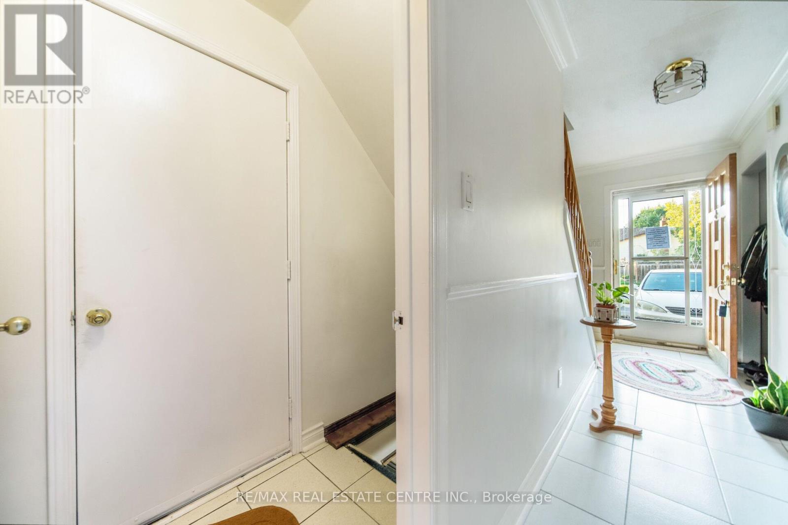 2 Charters Road, Brampton, Ontario  L6V 2S5 - Photo 34 - W12453979