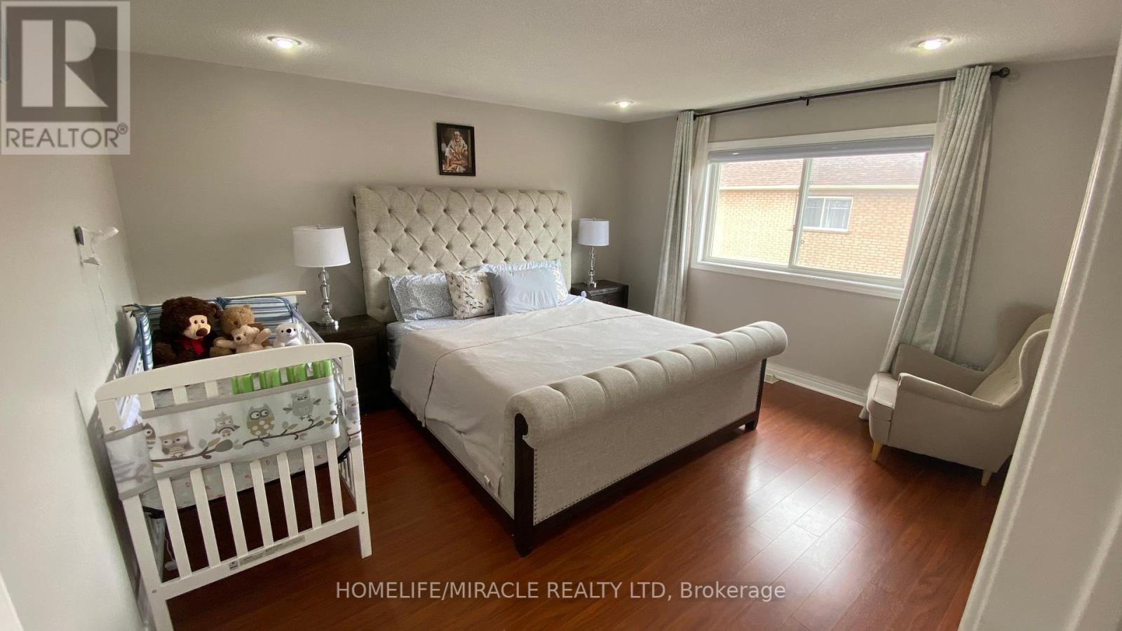9 Fairhill Avenue, Brampton, Ontario  L7A 2A9 - Photo 9 - W12454000