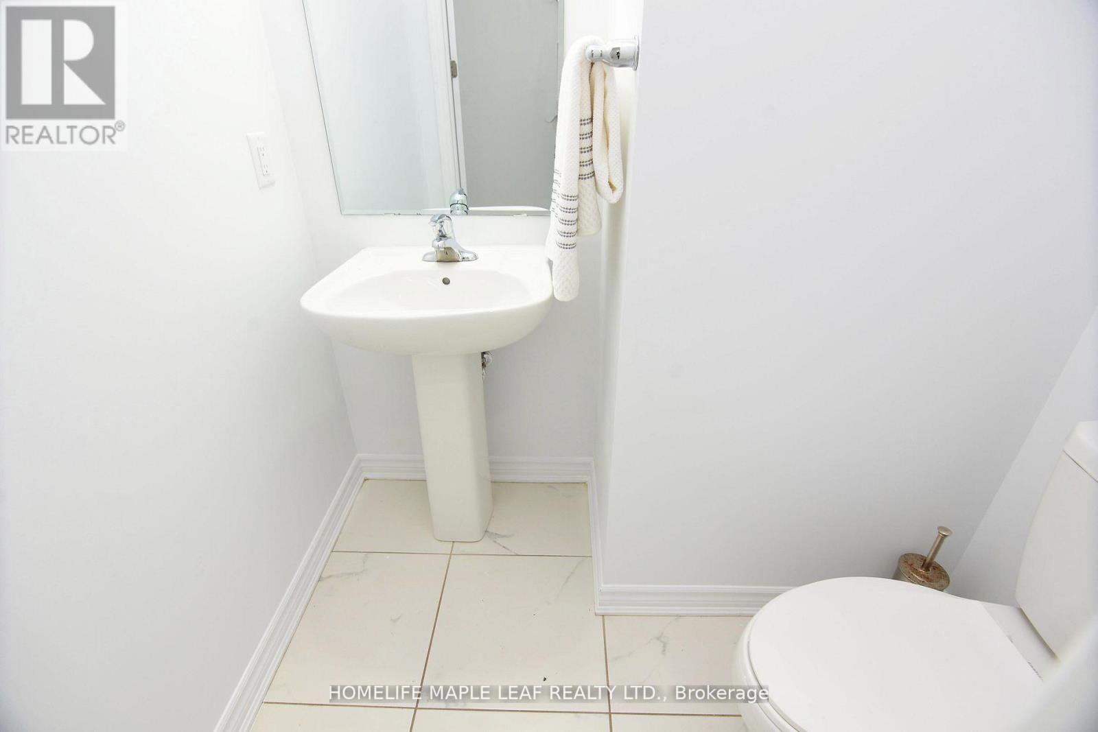 12 Eberly Woods Drive, Caledon, Ontario  L7C 4H8 - Photo 16 - W12454007