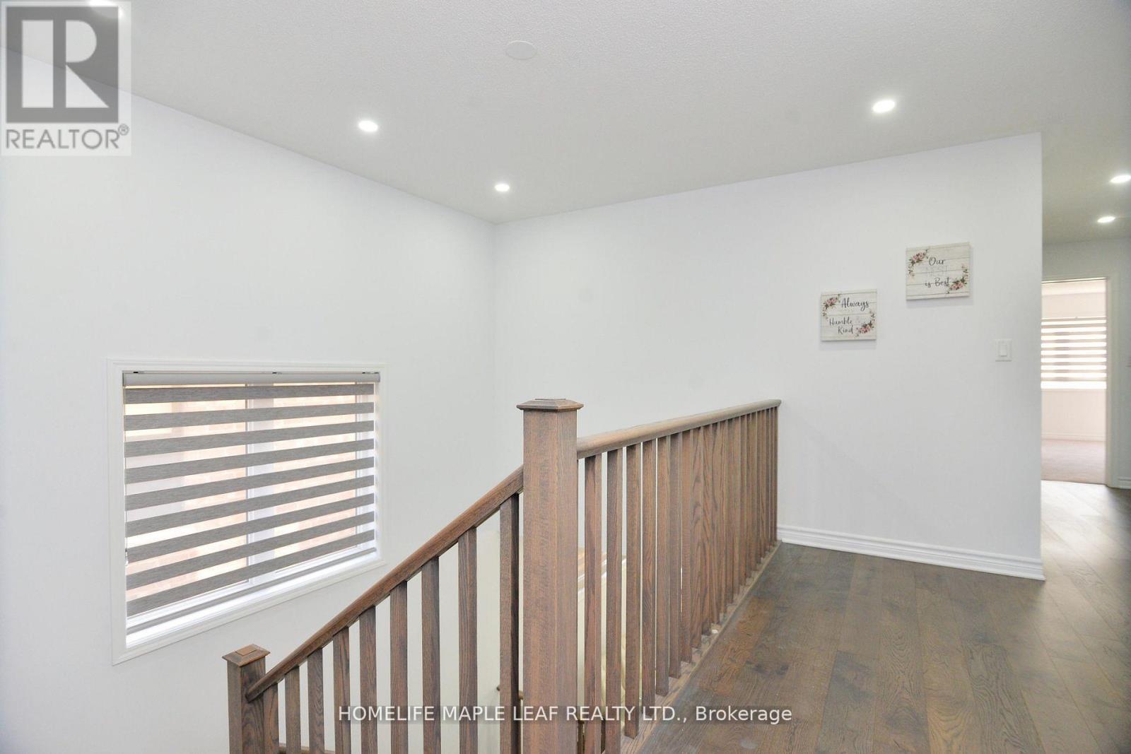 12 Eberly Woods Drive, Caledon, Ontario  L7C 4H8 - Photo 17 - W12454007