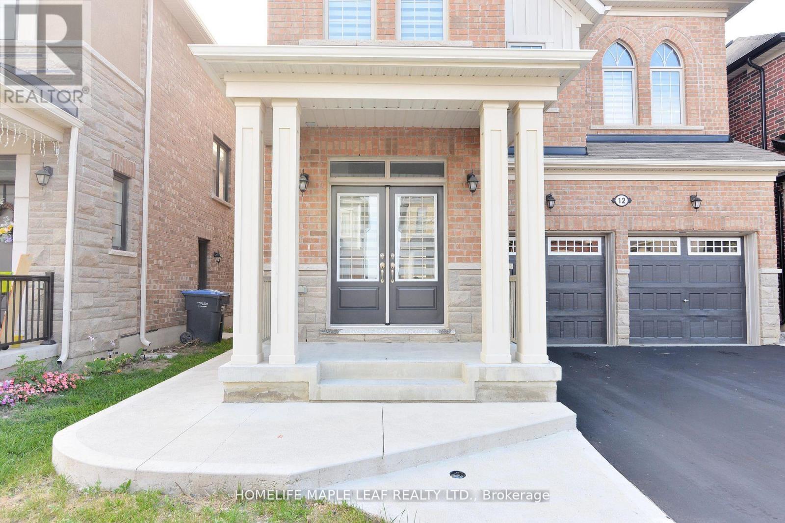 12 Eberly Woods Drive, Caledon, Ontario  L7C 4H8 - Photo 3 - W12454007
