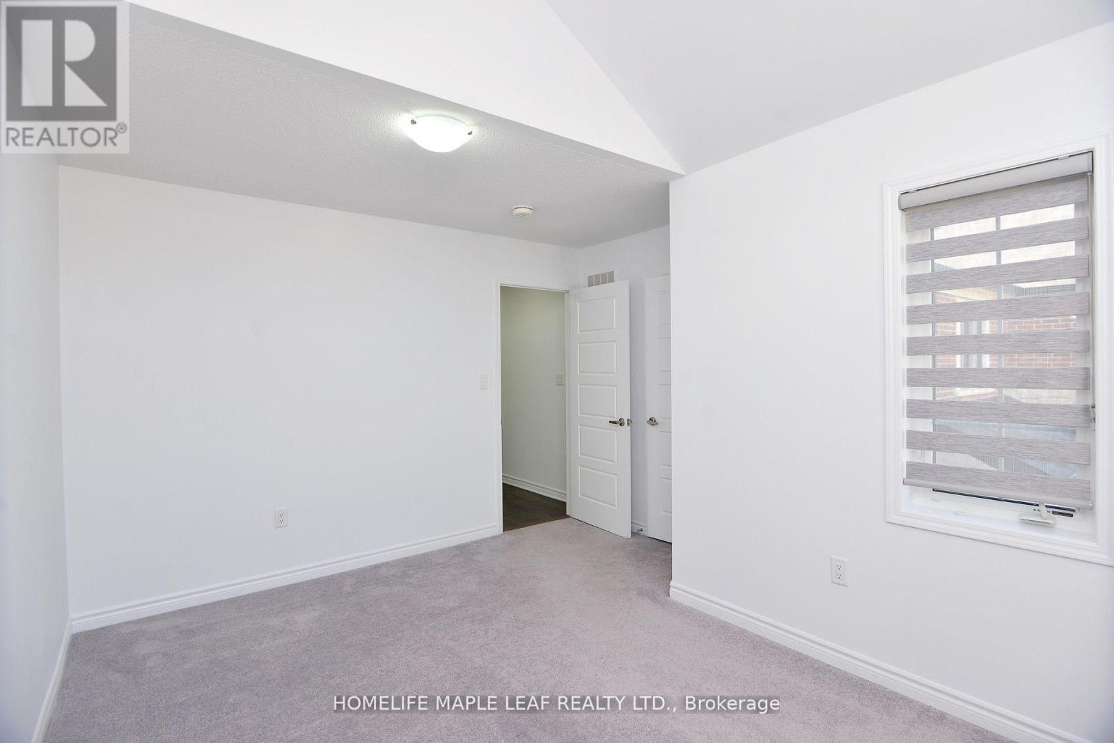 12 Eberly Woods Drive, Caledon, Ontario  L7C 4H8 - Photo 30 - W12454007