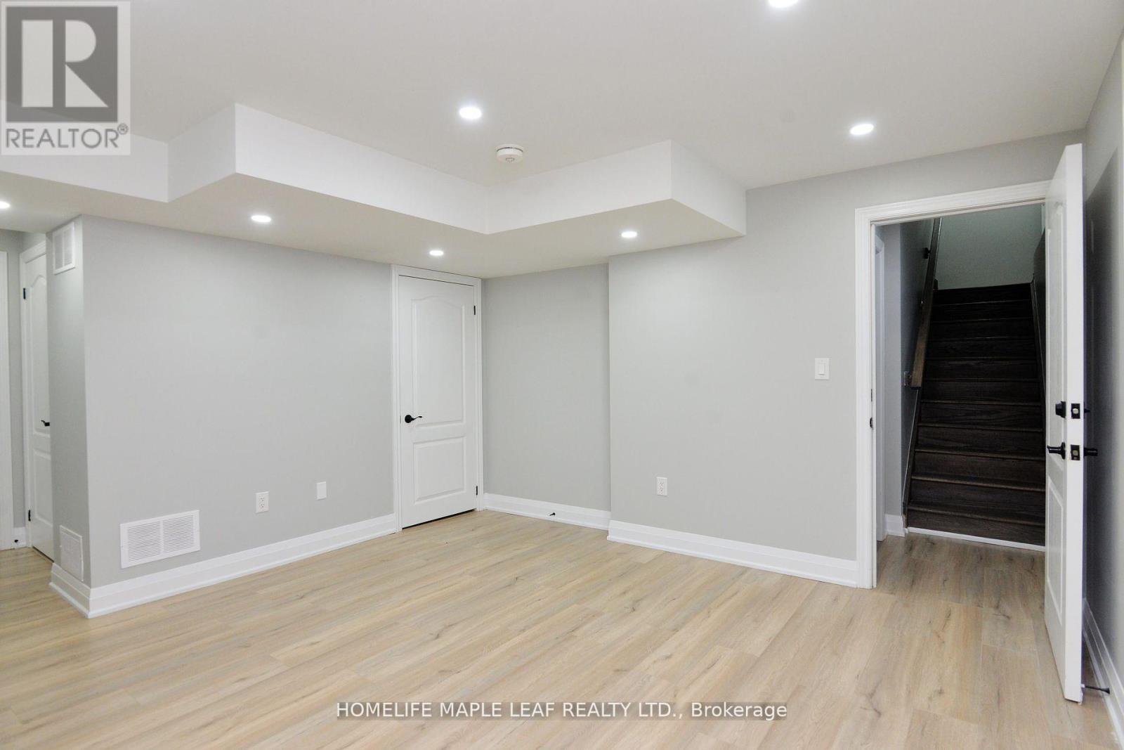 12 Eberly Woods Drive, Caledon, Ontario  L7C 4H8 - Photo 38 - W12454007