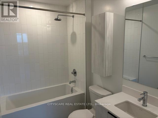 1402 - 2485 Eglinton Avenue W, Mississauga, Ontario  L5M 2T1 - Photo 9 - W12454008