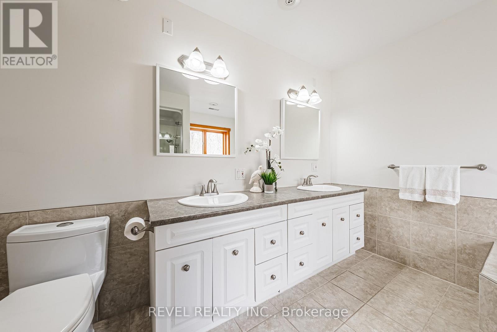 1325 3 Side Road, Milton, Ontario  L0P 1B0 - Photo 20 - W12454013