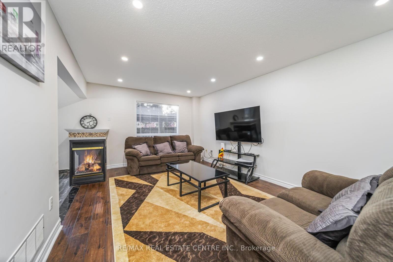 30 Florence Drive, Brampton, Ontario  L7A 2M2 - Photo 14 - W12454031