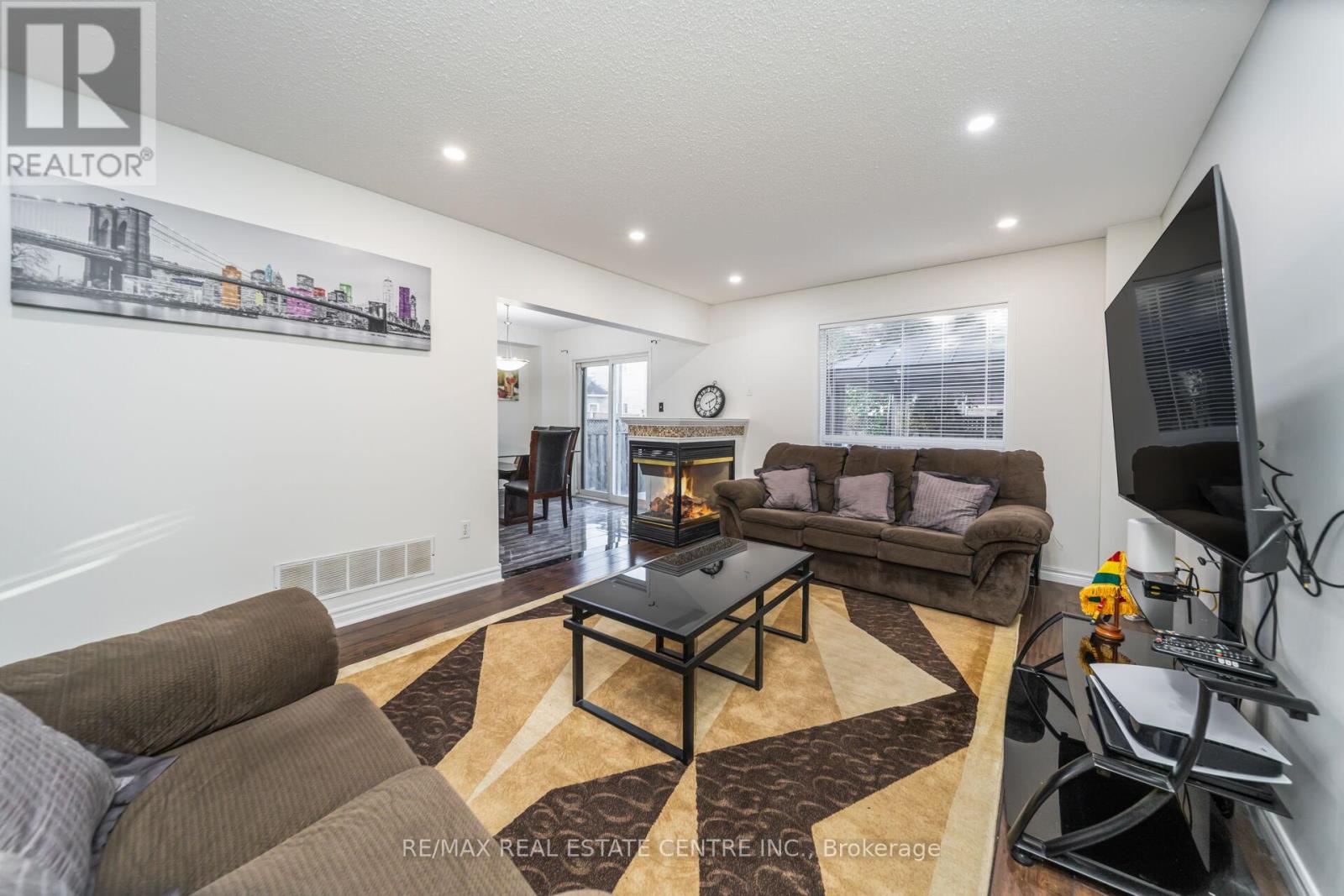 30 Florence Drive, Brampton, Ontario  L7A 2M2 - Photo 15 - W12454031