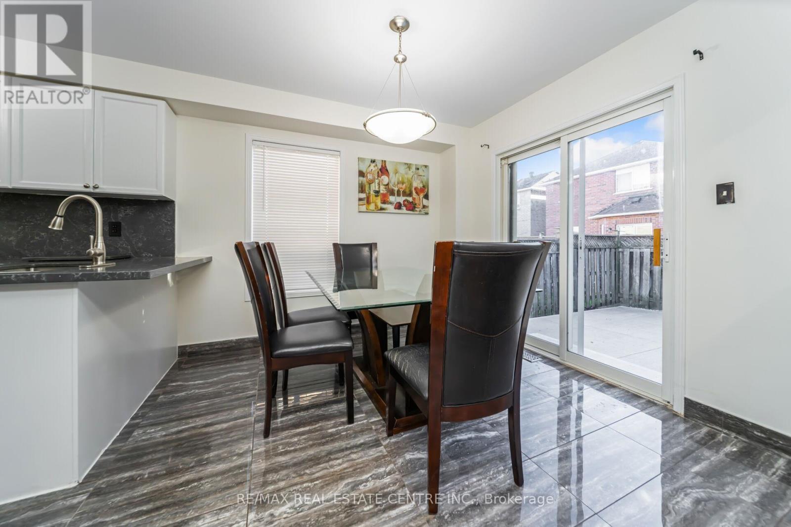 30 Florence Drive, Brampton, Ontario  L7A 2M2 - Photo 18 - W12454031