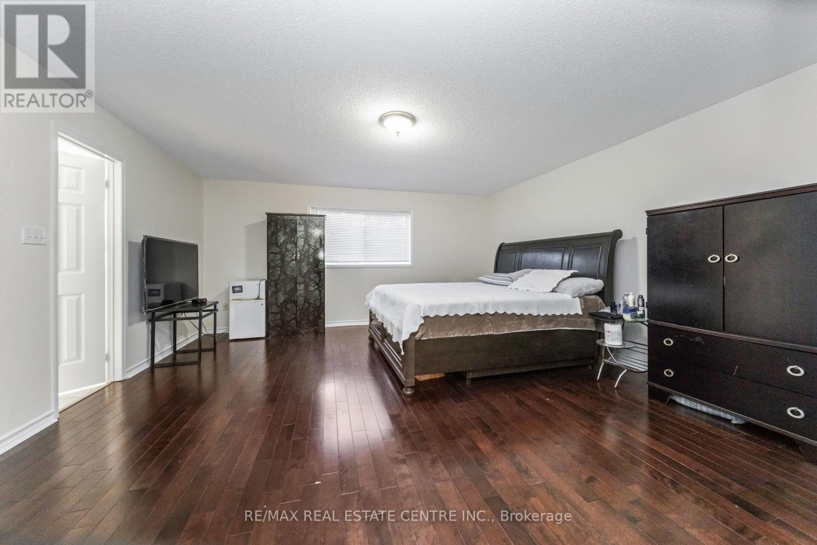 30 Florence Drive, Brampton, Ontario  L7A 2M2 - Photo 25 - W12454031