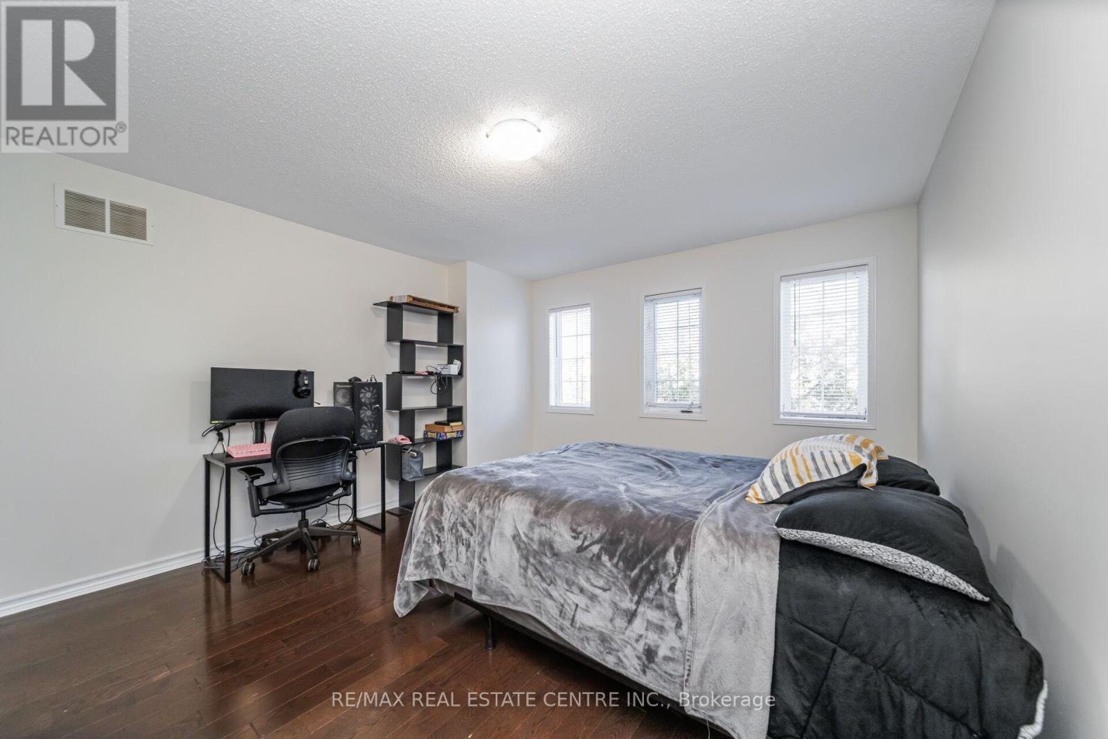 30 Florence Drive, Brampton, Ontario  L7A 2M2 - Photo 34 - W12454031
