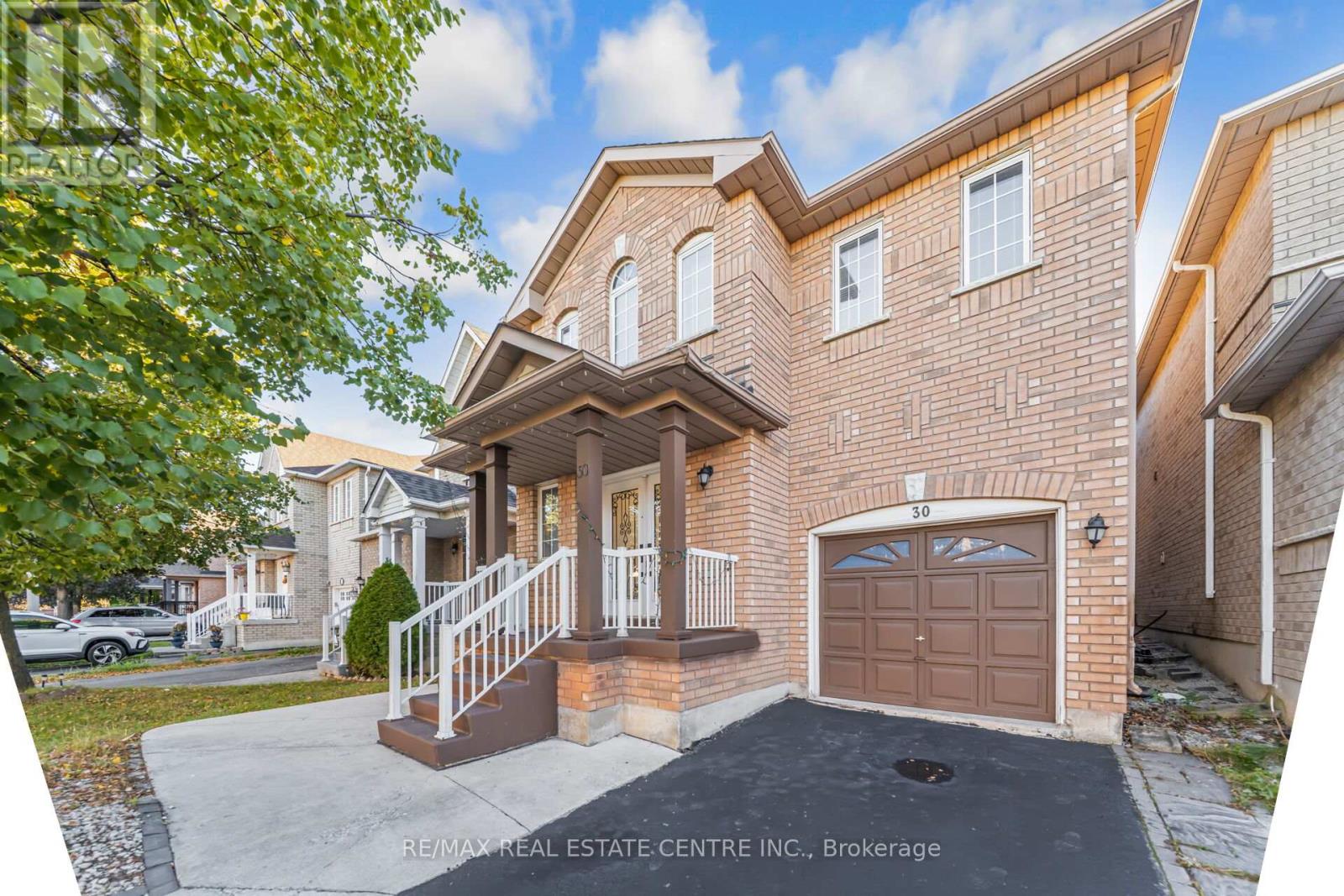 30 Florence Drive, Brampton, Ontario  L7A 2M2 - Photo 4 - W12454031