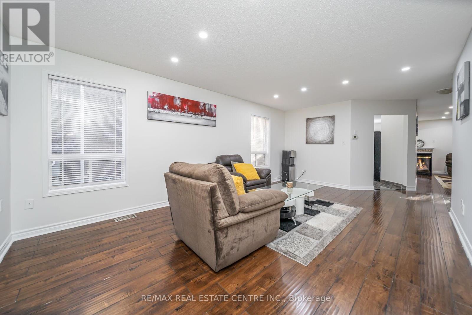 30 Florence Drive, Brampton, Ontario  L7A 2M2 - Photo 9 - W12454031