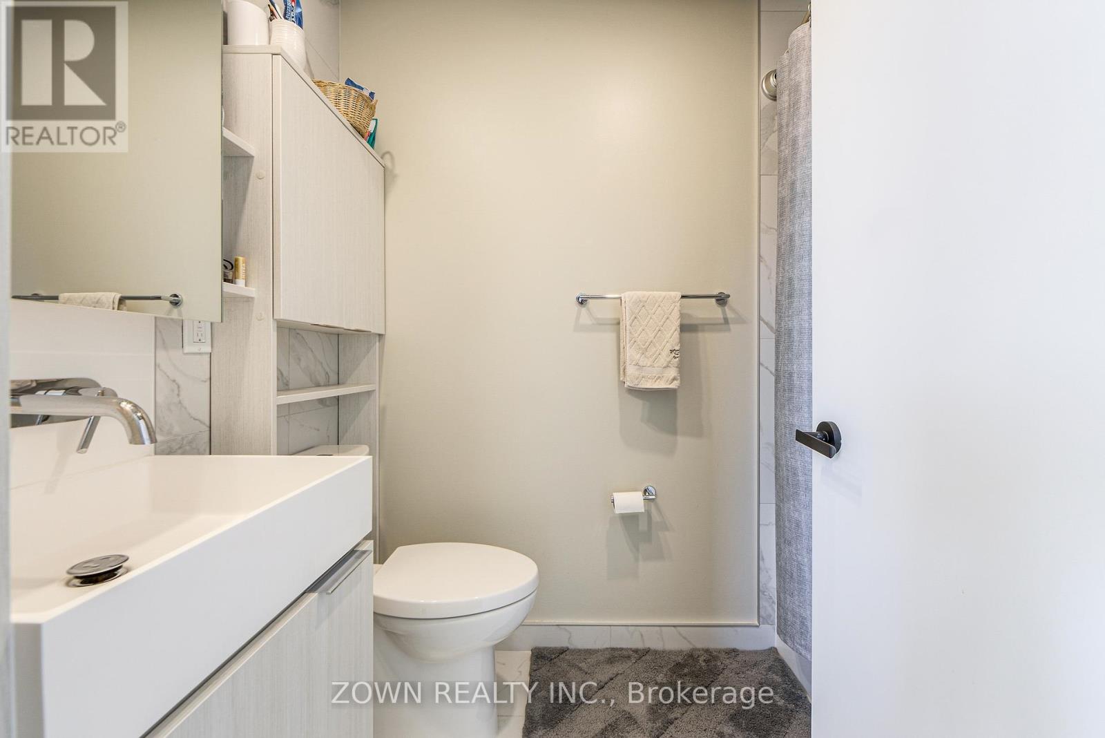 403 - 370 Martha Street, Burlington, Ontario  L7R 0G9 - Photo 13 - W12454062