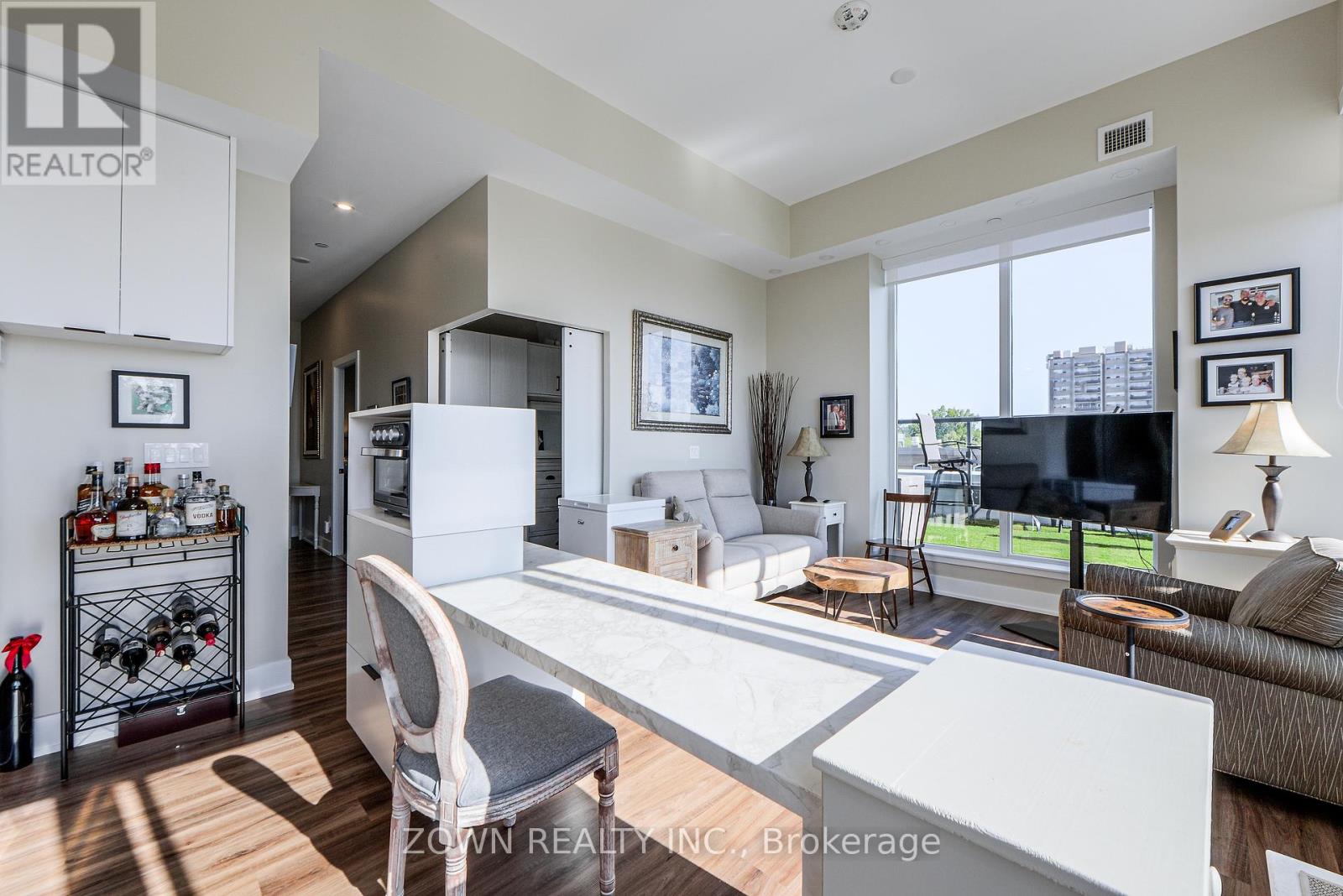 403 - 370 Martha Street, Burlington, Ontario  L7R 0G9 - Photo 17 - W12454062