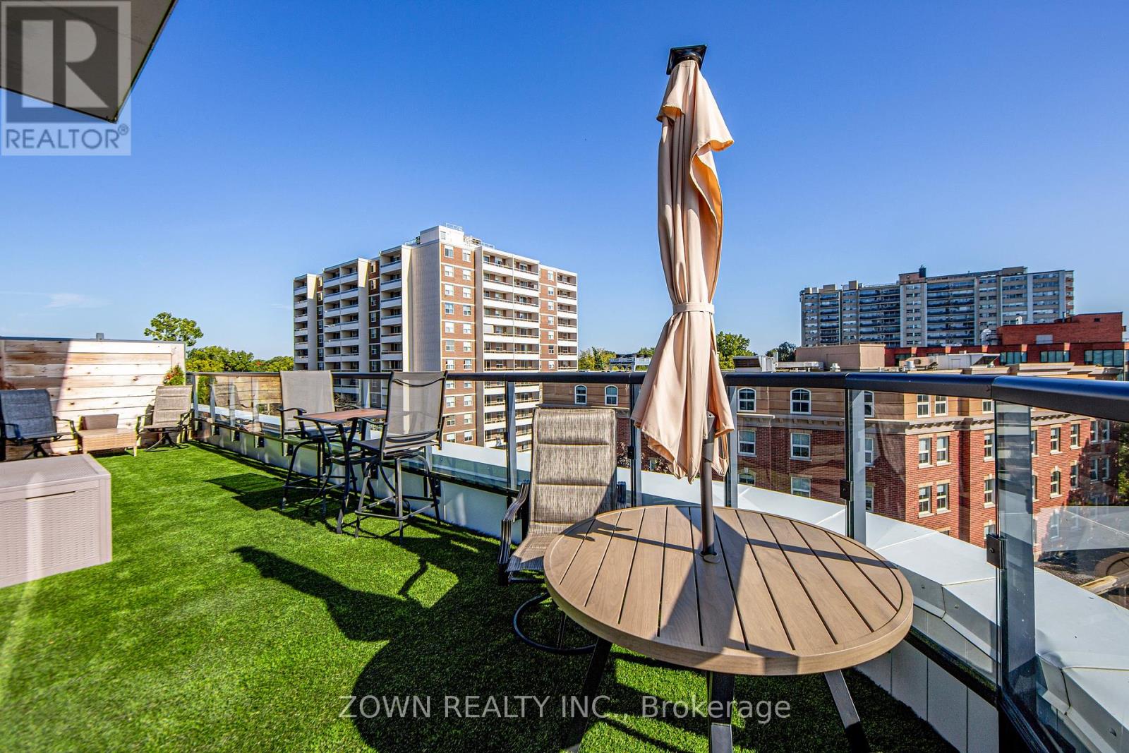 403 - 370 Martha Street, Burlington, Ontario  L7R 0G9 - Photo 20 - W12454062